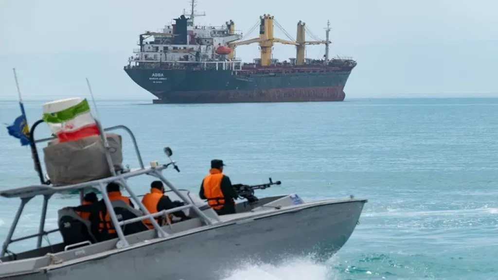 إيران: السيطرة على هرمز ستوفر عائدا يعادل ضعف عائداتنا النفطية