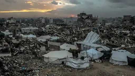 إصابة 6 فلسطينيين بنيران إسرائيلية وانفجار مخلفات حرب... إصابة 6 فلسطينيين بنيران إسرائيلية وانفجار مخلفات حرب في غزة