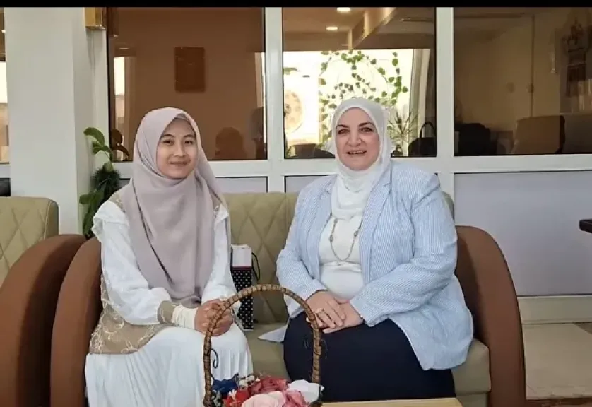 الطالبة الإندونيسية