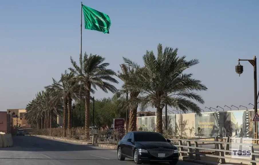 فايننشال تايمز: السعودية تطرح فكرة إبرام ميثاق عدم اعتداء يجمع دول الشرق الأوسط وإيران