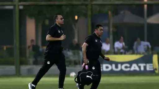 ”بلع لسانه”.. الجهاز الطبي لمنتخب الشباب ينجح في... ”بلع لسانه”.. الجهاز الطبي لمنتخب الشباب ينجح في إنقاذ لاعب عمان