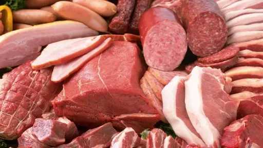 «شعبة القصابين»: 70% من الأعلاف يتم استيرادها من الخارج مما يؤثر على أسعار اللحوم