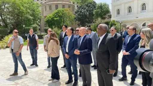 مدبولى يتفقد مشروع تطوير وجهات مبنى الخارجية ”قصر التحرير”