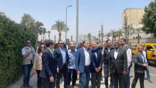 رئيس الوزراء يتفقد مشروع رفع كفاءة الواجهات الخارجية وموقع قصر التحرير