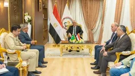 وزير الإنتاج الحربي يناقش مع سفير باكستان التعاون في الصناعات الدفاعية