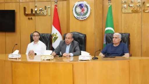 محافظ المنيا يعقد اجتماعا موسعا مع رؤساء المراكز... محافظ المنيا يعقد اجتماعا موسعا مع رؤساء المراكز لمتابعة الاستعداد لامتحانات نهاية العام واستقبال عيد الأضحى