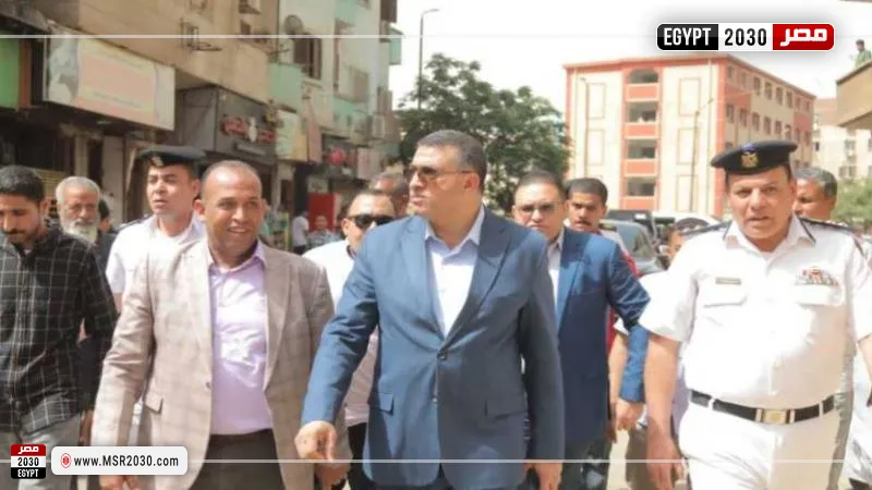 محافظ قنا يتفقد السوق الحضاري بنجع حمادي