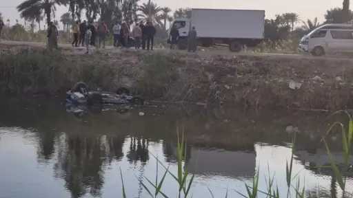 انتشال جثة سائق بعد انقلاب سيارة ربع نقل في ترعة المريوطية بالبدرشين