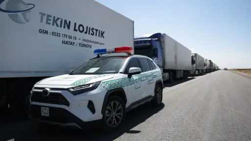 أول قافلة ترانزيت تعبر من تركيا إلى العراق... أول قافلة ترانزيت تعبر من تركيا إلى العراق عبر الأراضي السورية