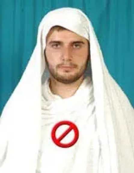 هل تغطية الرأس أثناء الإحرام تُفسده؟.. أمين الفتوى يوضح الحكم