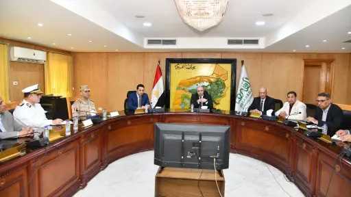 محافظ الفيوم يراجع خطة المديريات وشركات المرافق والوحدات المحلية لاستقبال عيد الأضحى