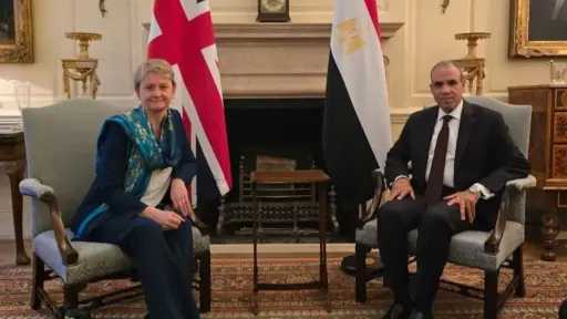وزيرا خارجية مصر والمملكة المتحدة يبحثان سبل تعزيز... وزيرا خارجية مصر والمملكة المتحدة يبحثان سبل تعزيز العلاقات الثنائية بين البلدين