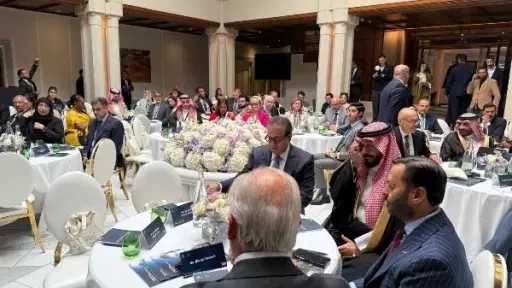 رئيس الأكاديمية العربية يستقبل وفد الخطوط البحرية السودانية لتعزيز اتفاقية التعاون المشترك