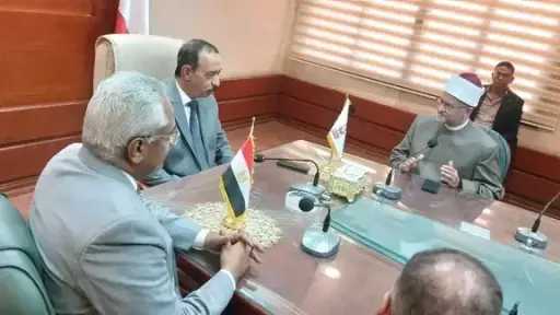 محافظ سوهاج يكرم الفائزين في مسابقة «دوري الأئمة... محافظ سوهاج يكرم الفائزين في مسابقة «دوري الأئمة النجباء»