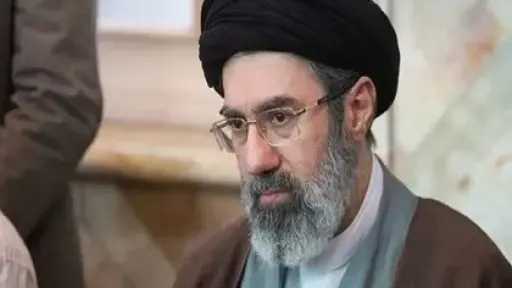خامئي: الشعب الإيراني سطر ملحمة تاريخية من الصمود