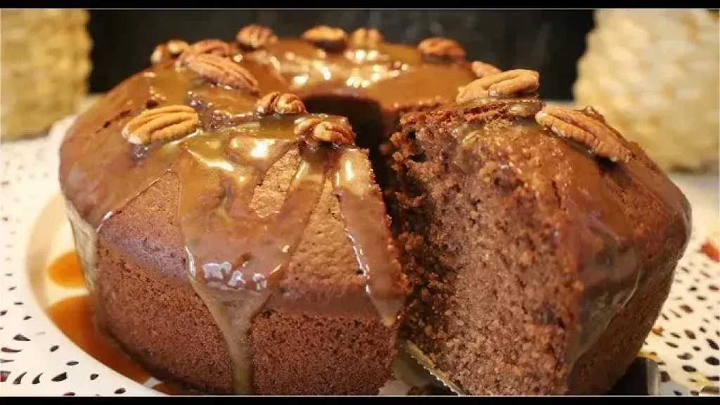 طريقة عمل كيكة التمر والفستق