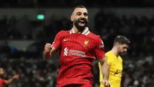 دموع وممر شرفي.. محمد صلاح يودع جماهير ليفربول... دموع وممر شرفي.. محمد صلاح يودع جماهير ليفربول في ليلة مؤثرة بـ أنفيلد