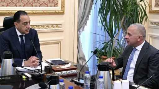 مدبولي يبحث مع السويدي إلكتريك التوسع في صناعة... مدبولي يبحث مع السويدي إلكتريك التوسع في صناعة السيارات الكهربائية