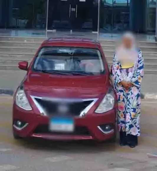 الداخلية تكشف ملابسات فيديو أطفال خارج نوافذ سيارة بالجيزة.. وضبط قائدة المركبة