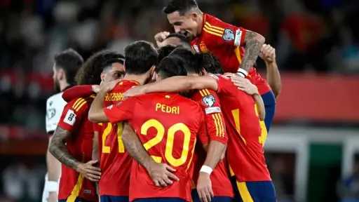 لويس دي لا فوينتي يعلن قائمة إسبانيا لكأس... لويس دي لا فوينتي يعلن قائمة إسبانيا لكأس العالم 2026.. غياب لاعبي ريال مدريد يثير الجدل