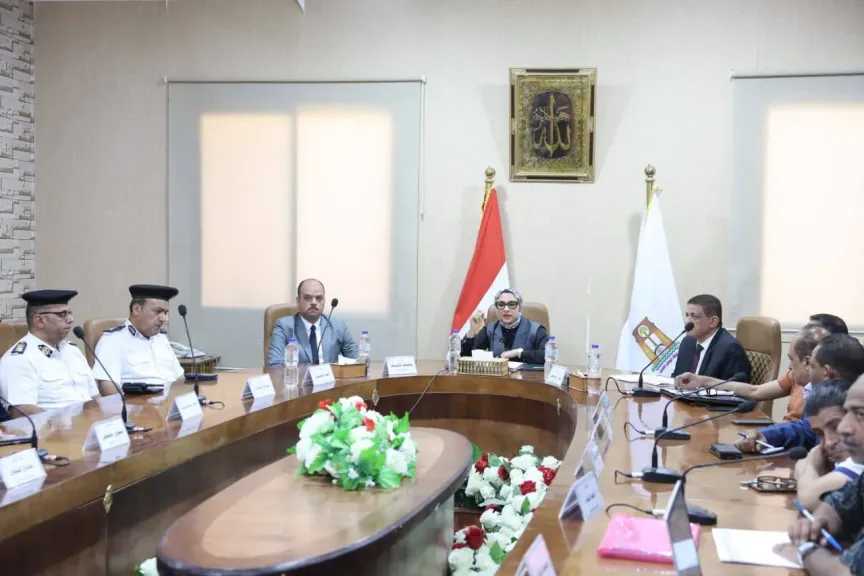 محافظ الوادي الجديد تترأس اجتماعًا لمتابعة الاستعدادات النهائية لاستقبال عيد الأضحى