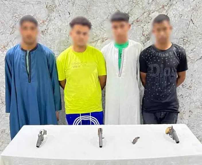 الداخلية تكشف ملابسات فيديو إشهار أسلحة أثناء نقل منقولات حفل زفاف بأسيوط.. وضبط 4 متهمين