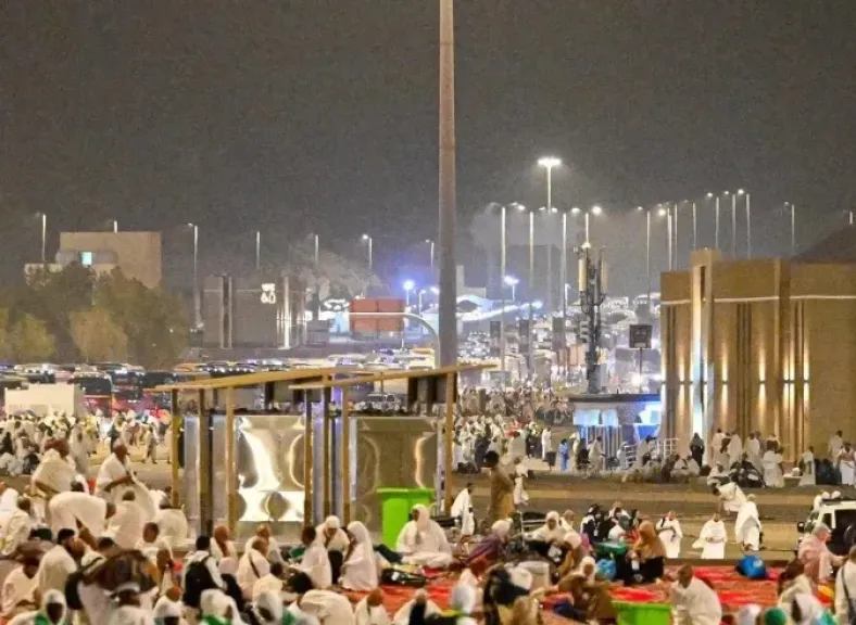 حجاج بيت الله الحرام يستقرون في مشعر مزدلفة