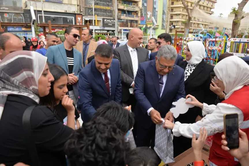 محافظ الدقهلية يشارك الأطفال الأيتام وأسرهم الاحتفال بعيد الأضحى بحديقة جوهرة المنصورة