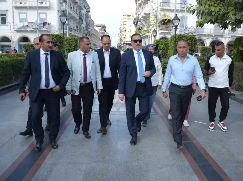 محافظ بورسعيد يتفقد حديقة فريال خلال جولته صباح أول أيام عيد الأضحى