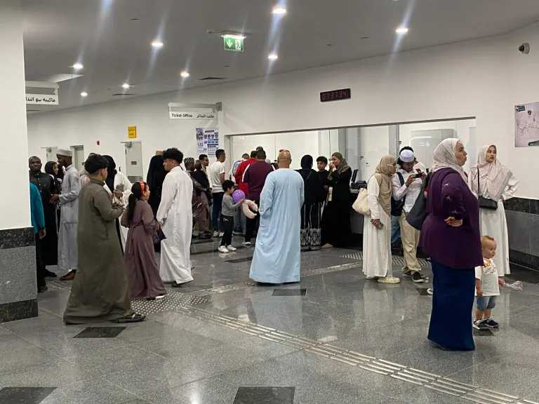اقبال كبير من المواطنين على استقلال مونوريل شرق النيل في أول أيام عيد الأضحى
