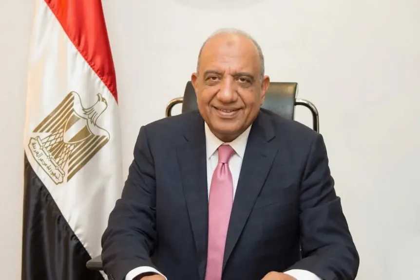 وزير الكهرباء يتابع عمل المنظومة المتكاملة لخدمات المواطنين ويتلقى تقريرا عن الشكاوي