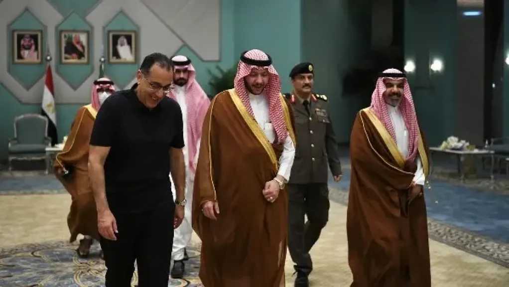 رئيس الوزراء يغادر المدينة المنورة بعد زيارة المسجد النبوي الشريف