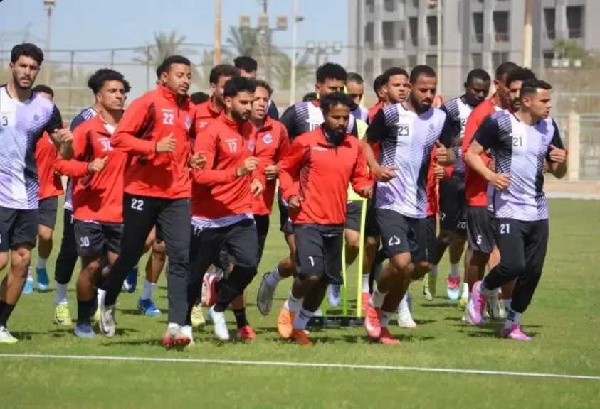 النائب الدكتور أحمد العطيفي وقيادات حماة الوطن بأسيوط يهنئون نادي بترول أسيوط بالصعود إلى الدوري الممتاز