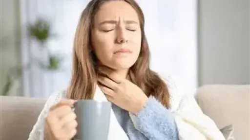 التهاب الحلق.. الأسباب والأعراض وأبرز العلاجات المنزلية التهاب الحلق.. الأسباب والأعراض وأبرز العلاجات المنزلية