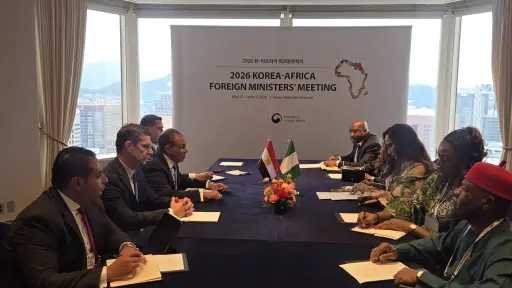 وزير الخارجية يلتقي نظيرته النيجيرية على هامش الاجتماع... وزير الخارجية يلتقي نظيرته النيجيرية على هامش الاجتماع الوزاري الكوري الأفريقي