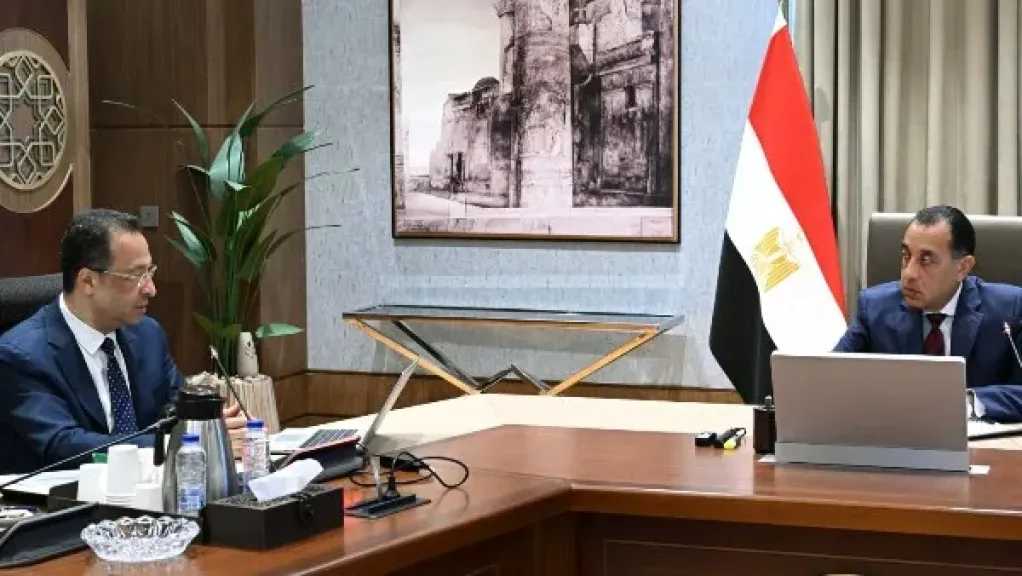 مصر تستهدف إنتاج أكثر من 15 مليون هاتف محمول سنويًا وجذب استثمارات جديدة للتعهيد