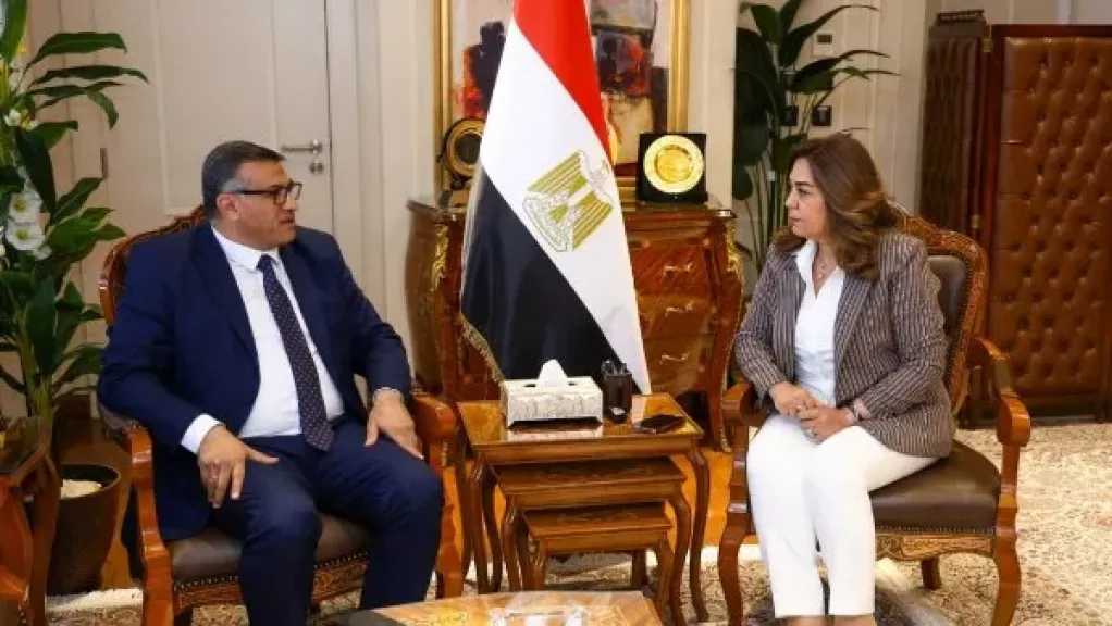وزيرة التنمية المحلية والبيئة تتابع تنفيذ 1683 مشروعا ضمن خياة كريمة في قنا