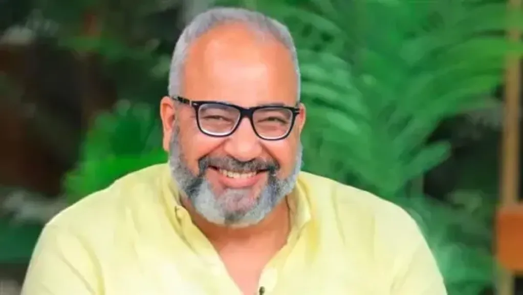 الفنان بيومي فؤاد 