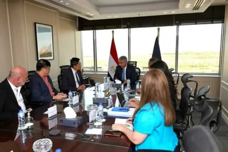 وزير السياحة وسفير سنغافورة يبحثان تنظيم معارض أثرية مصرية في أوروبا وأمريكا وآسيا