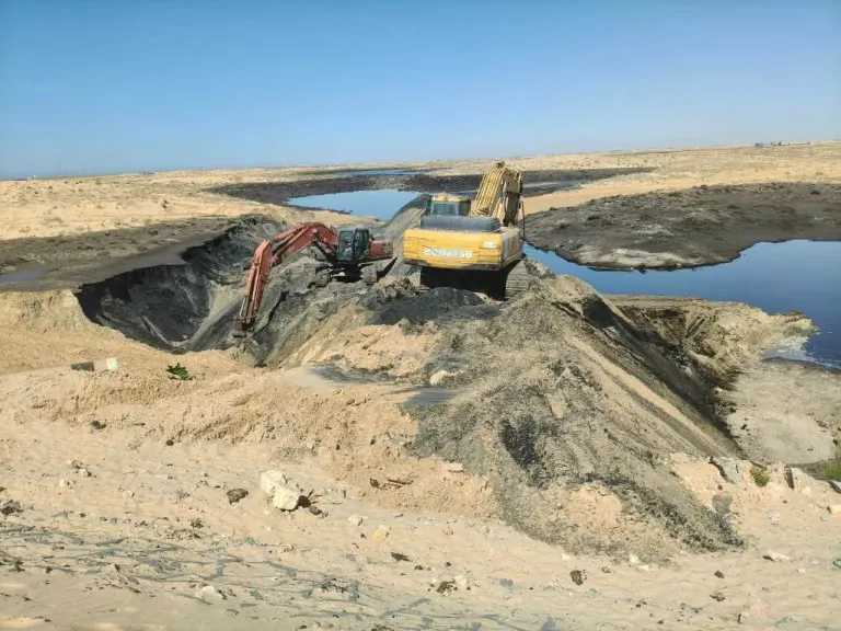 شمال سيناء.. استمرار أعمال إصلاح انهيار الطريق الدائري غرب العريش لليوم الثاني