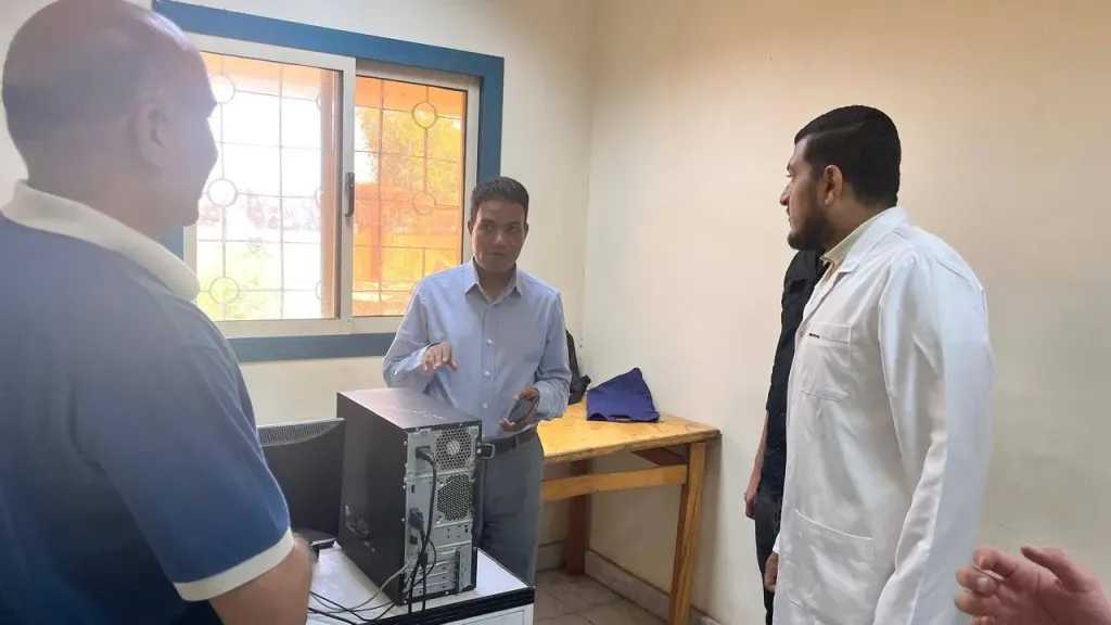 وكيل صحة الأقصر يتابع انتظام الخدمات الصحية بإسنا ويتفقد القافلة العلاجية بنجع غريب