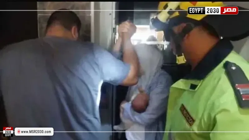 إنقاذ سريع دون إصابات.. الأمن ينتشل 4 محتجزين من مصعد متعطل بالتجمع الأول