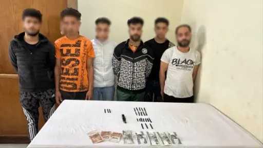 ضبط 5 متهمين بتعاطي المخدرات أمام منزل مواطن في البحيرة.. والقبض على تاجر الحشيش