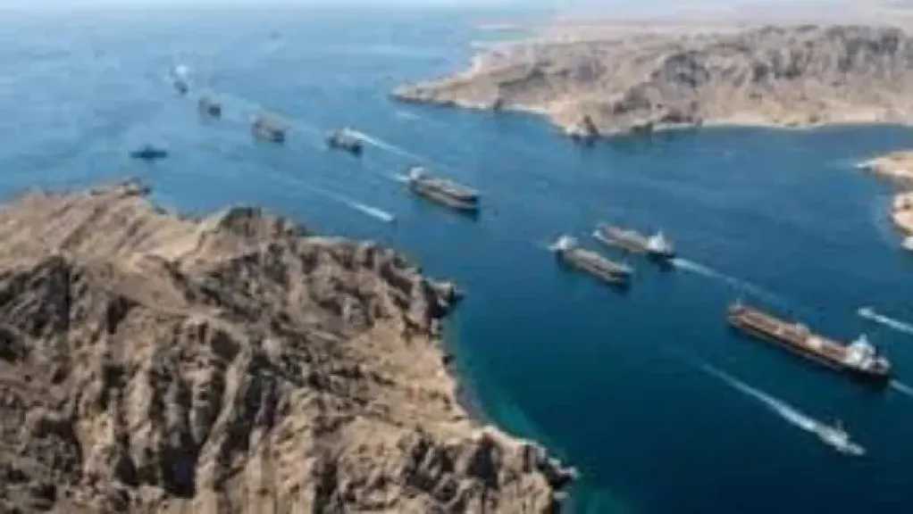 الاتحاد الأوروبي يقترح القيام بمهمة بحرية لتطهير مضيق هرمز من الألغام