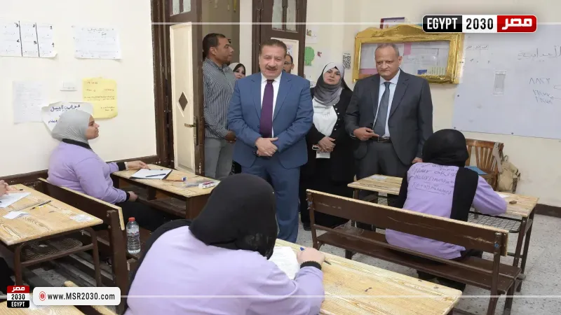 محافظ بورسعيد يتابع انطلاق امتحانات الإعدادية