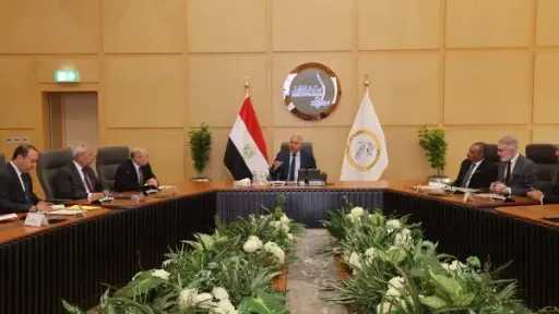وزير النقل يترأس الجمعية التأسيسية لشركة تراست القناة لخدمات السفن