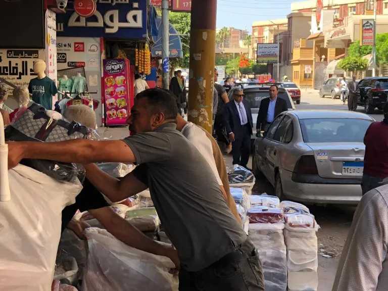 محافظ الدقهلية يتفقد شوارع حي غرب المنصورة لمتابعة حالة الإشغالات ومستوى النظافة العامة