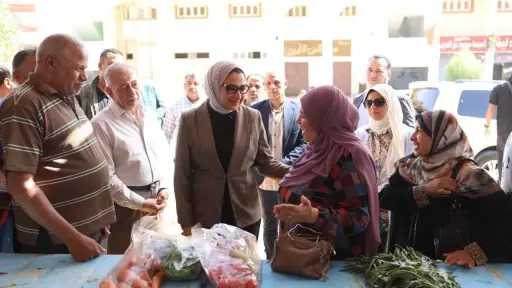 محافظ الوادي الجديد تتفقد منفذ الوحدة المحلية بحي أرض السلام بالخارجة