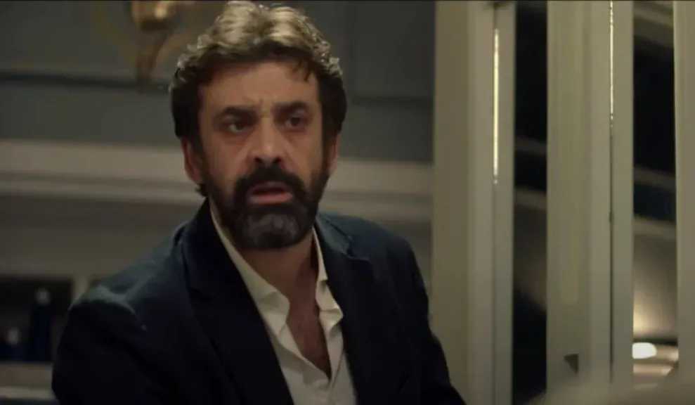 كريم عبد العزيز يعلن بدء تصوير فيلم «الفيل الأزرق 3»