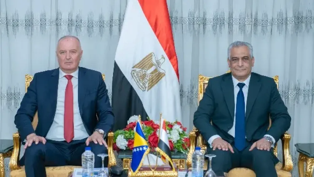 وزير الإنتاج الحربي